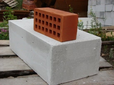 Можно ли заменить блоками кирпич в строительстве?